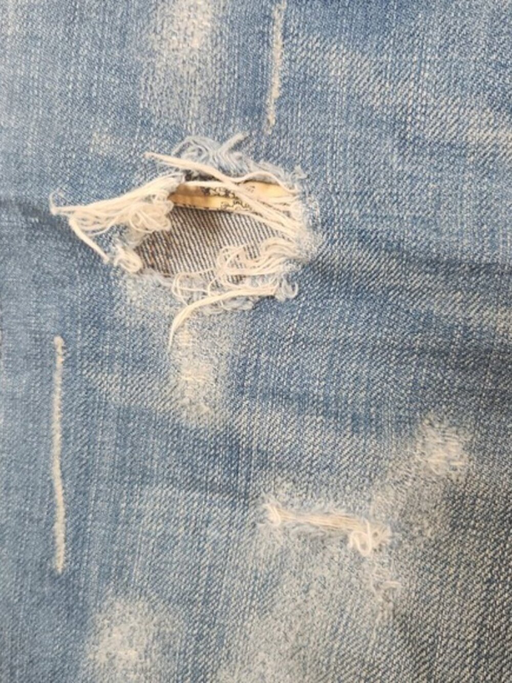 Blank NYC Distressed Denim Jean Shorts Medium Wash Raw Hem‎ Size 27 - Picture 3 of 8